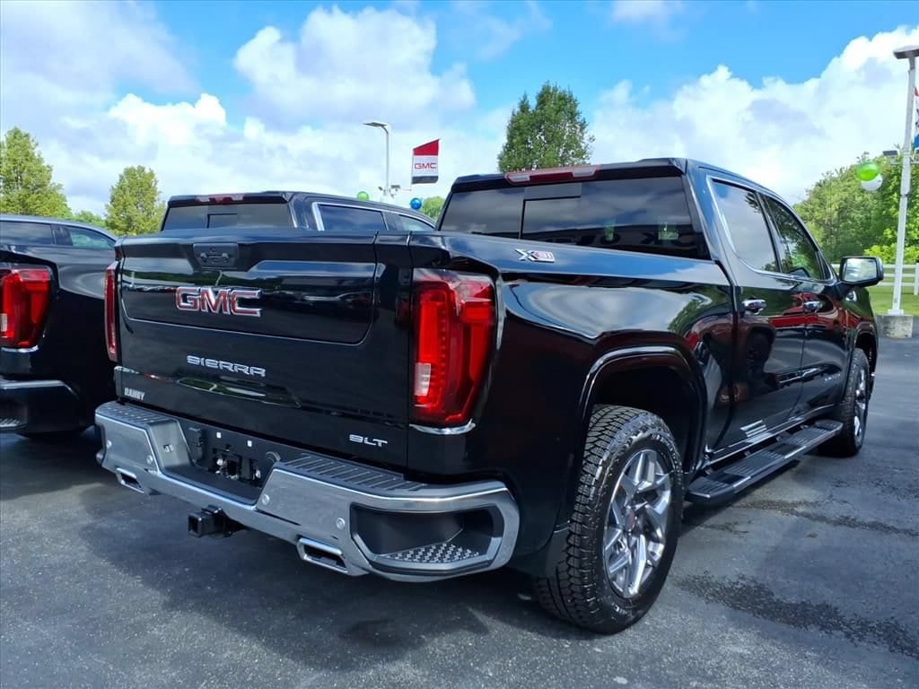 2026 GMC Sierra 1500 SLT - Photo 11