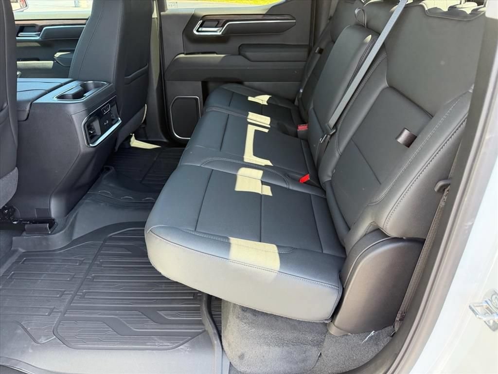 2026 GMC Sierra 1500 SLT - Photo 8