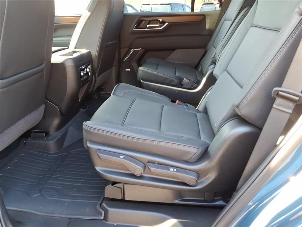 2026 GMC Yukon Denali - Photo 10