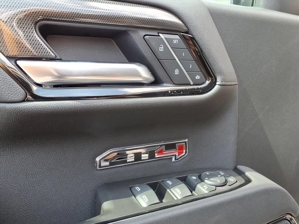 2026 GMC Sierra 1500 AT4 - Photo 9
