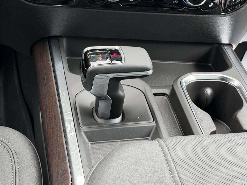 2026 GMC Sierra 1500 SLT - Photo 15