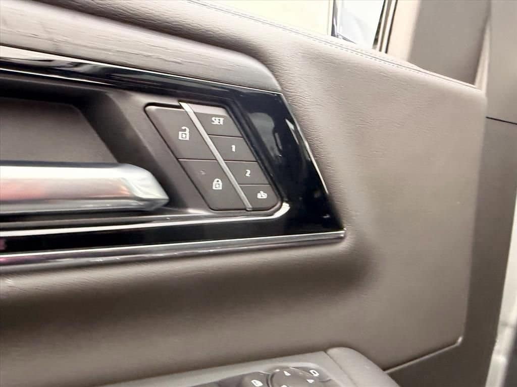 2026 GMC Yukon XL Denali - Photo 10