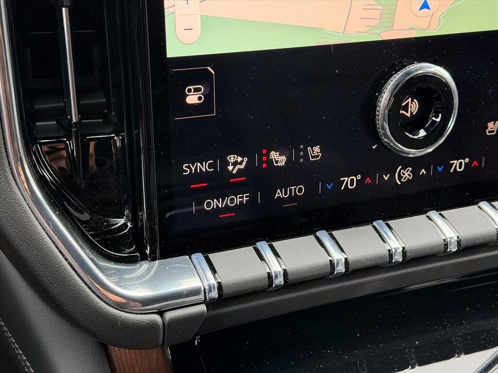 2026 GMC Yukon Denali - Photo 14