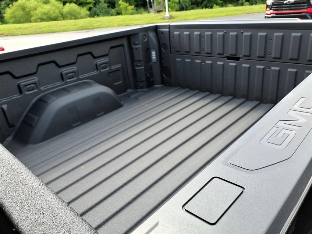 2026 GMC Sierra 1500 SLT - Photo 8