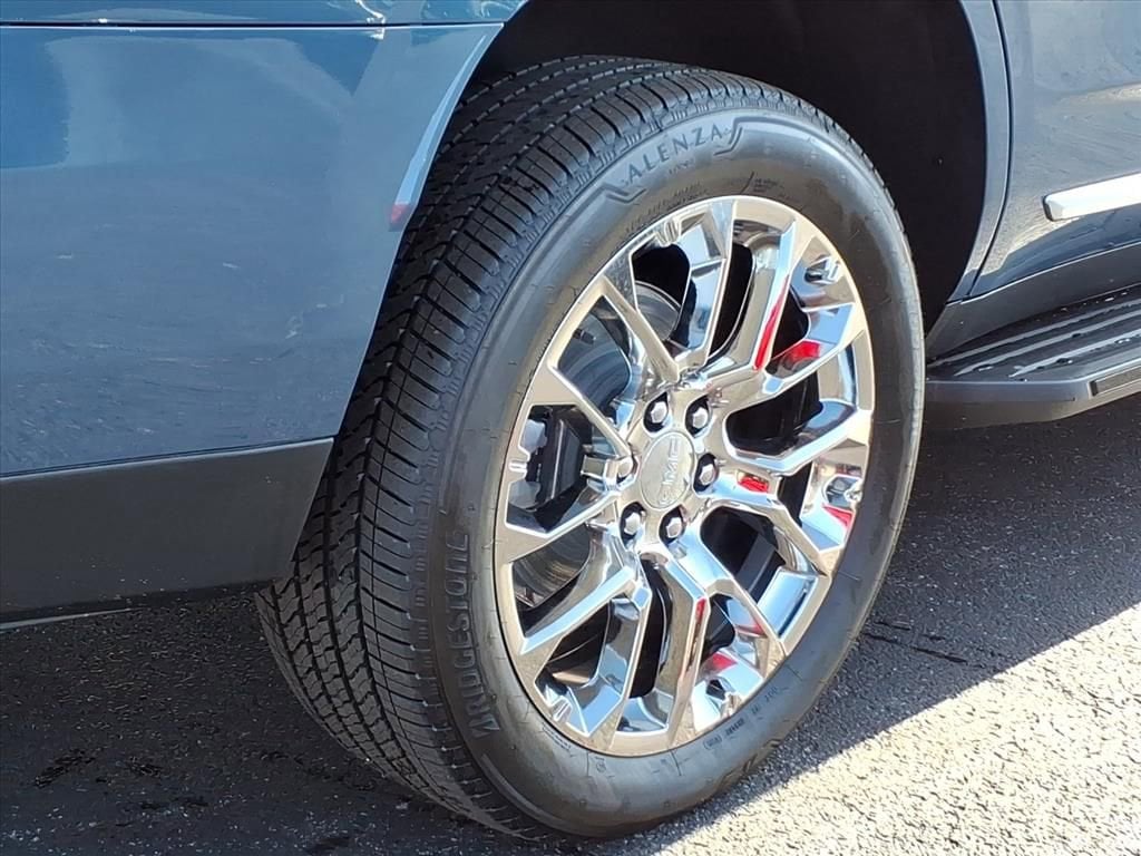 2026 GMC Yukon Denali - Photo 6