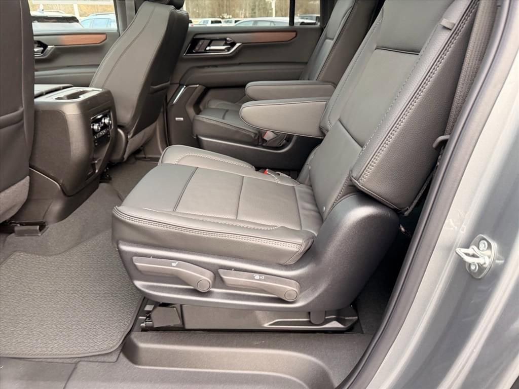 2026 GMC Yukon XL Denali - Photo 8