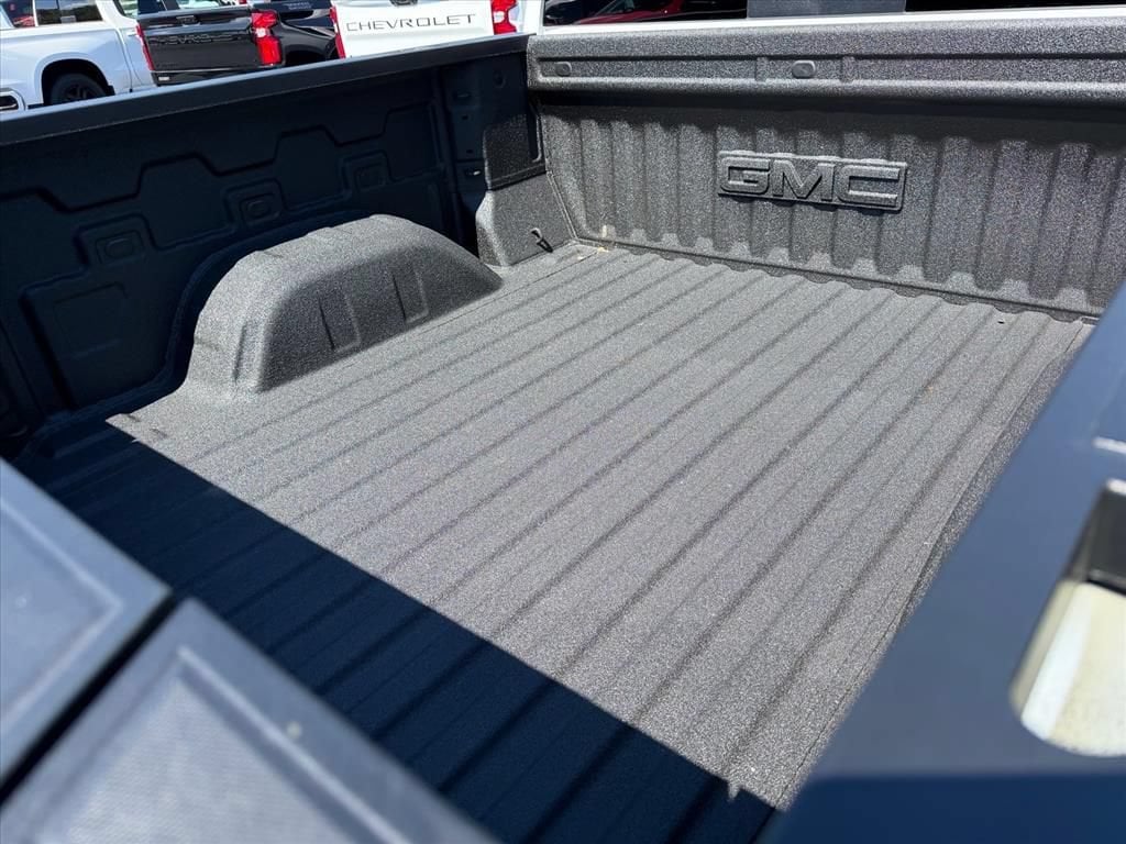 2026 GMC Sierra 1500 SLT - Photo 18