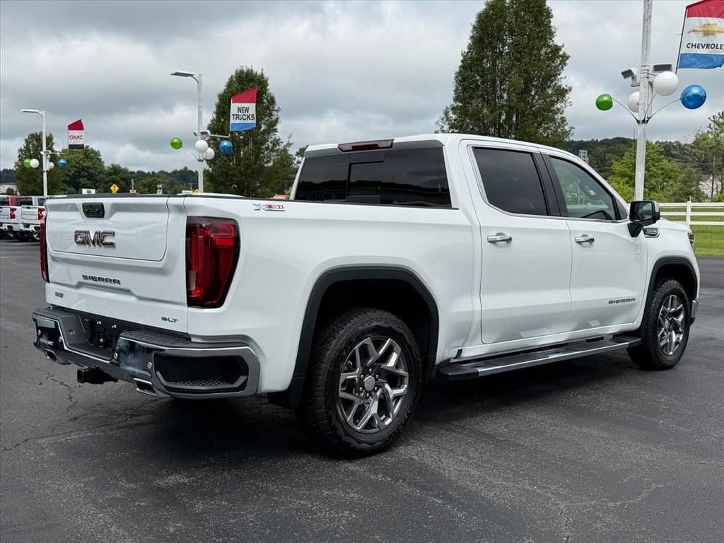 2026 GMC Sierra 1500 SLT - Photo 3