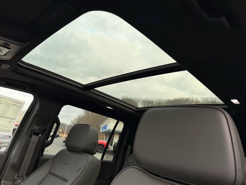 2026 GMC Yukon XL Denali - Photo 11