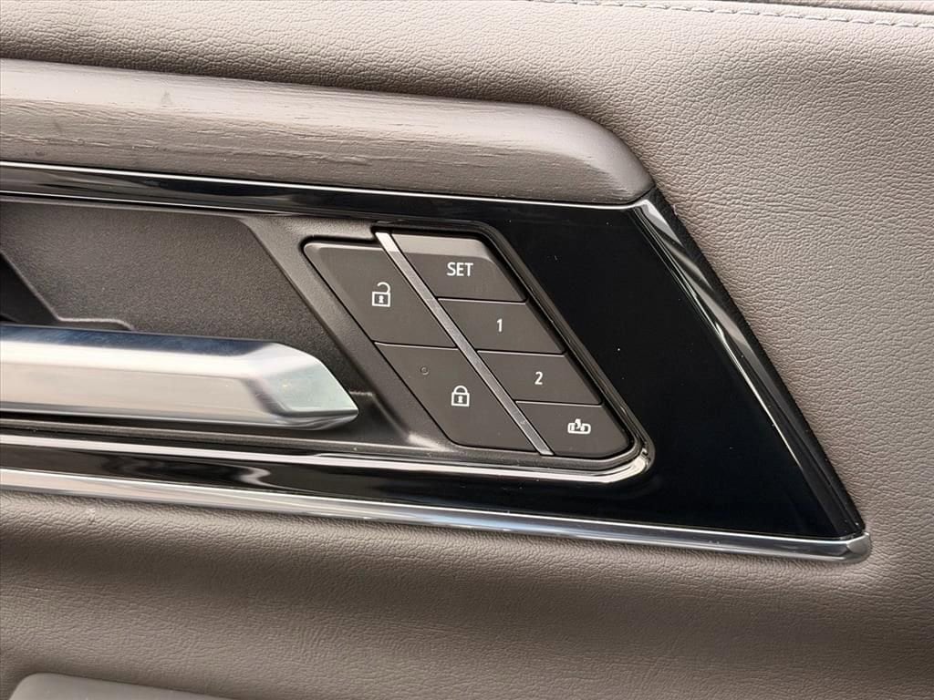 2026 GMC Yukon XL Denali - Photo 12