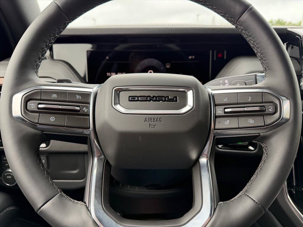 2026 GMC Yukon Denali - Photo 9