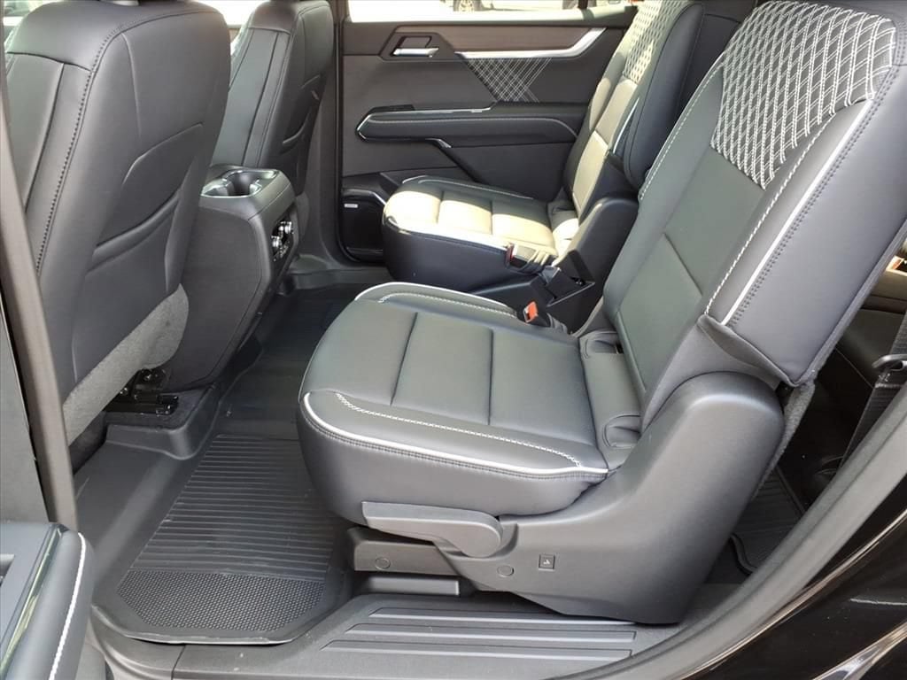 2026 GMC Acadia Denali - Photo 9