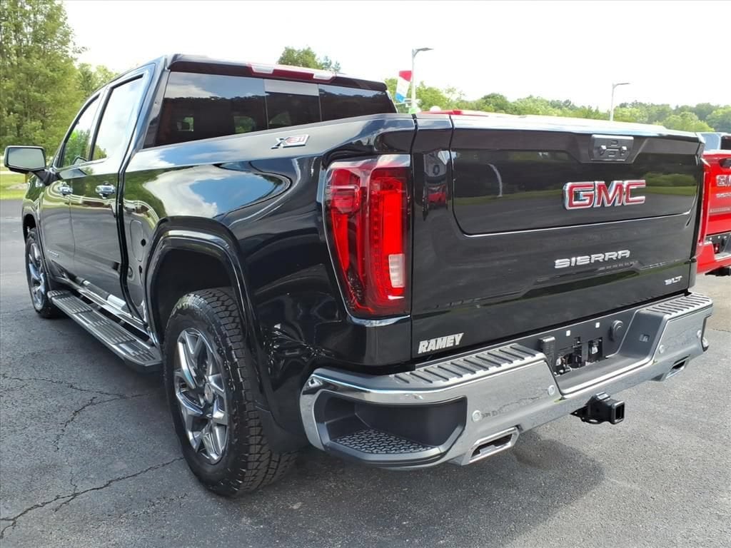 2026 GMC Sierra 1500 SLT - Photo 9