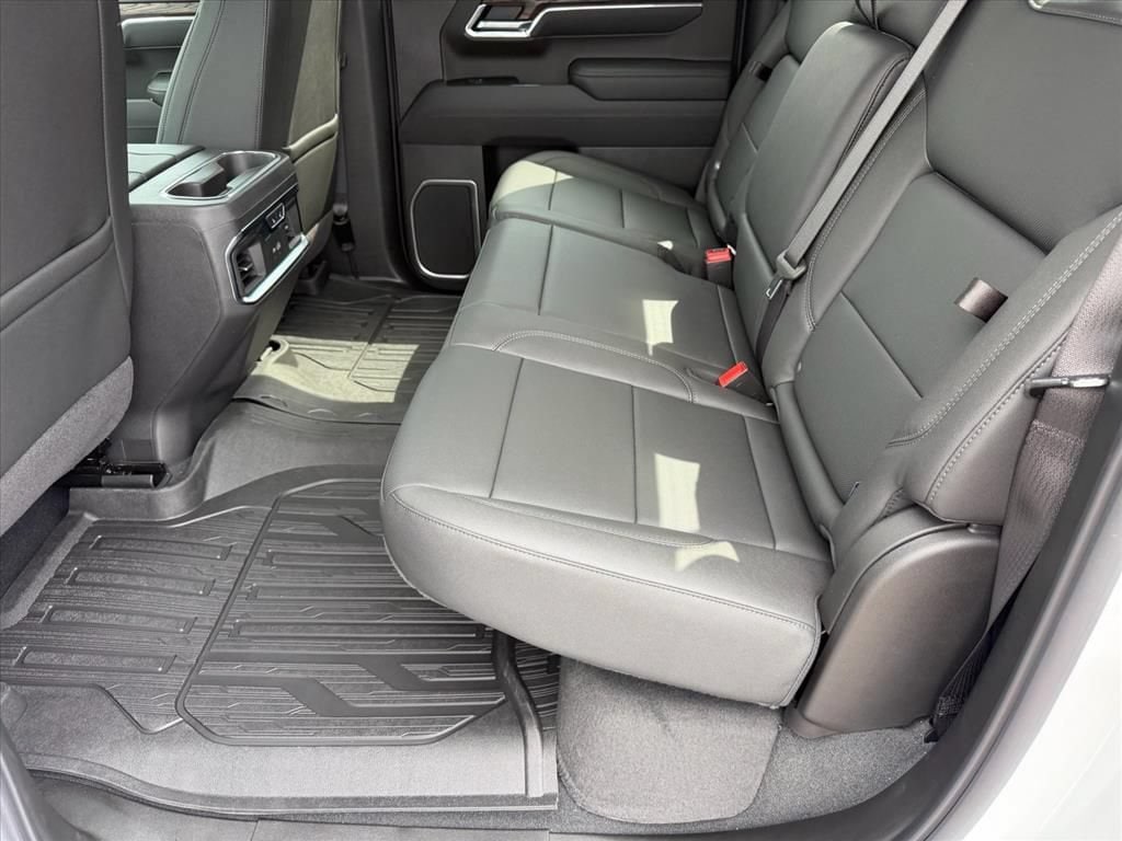 2026 GMC Sierra 1500 SLT - Photo 8