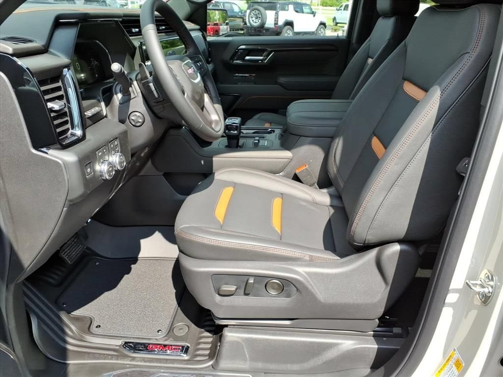 2026 GMC Sierra 1500 AT4 - Photo 8