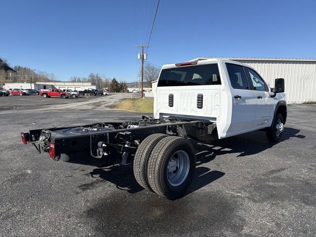 2025 GMC Sierra 3500 Chassis Cab Pro - Photo 3