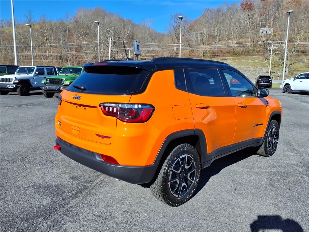 2026 Jeep Compass Trailhawk photo 3