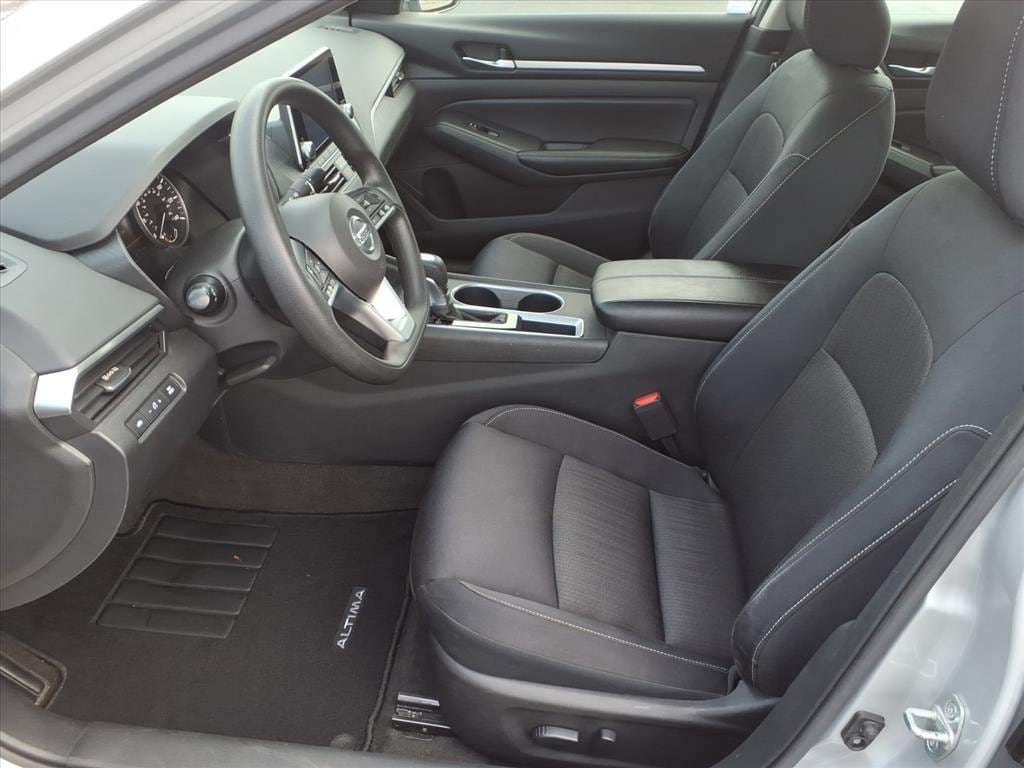 Used 2022 Nissan Altima 2.5 SV Sedan