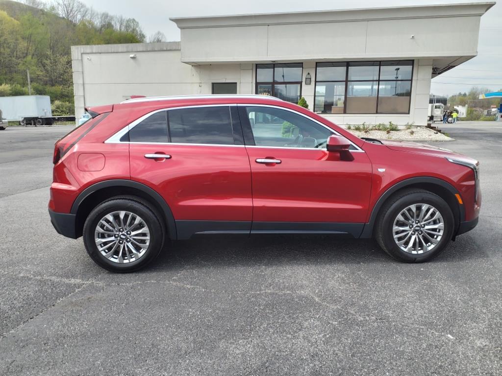 Used 2024 Cadillac XT4 Premium Luxury with VIN 1GYFZDR45RF132317 for sale in North Tazewell, VA