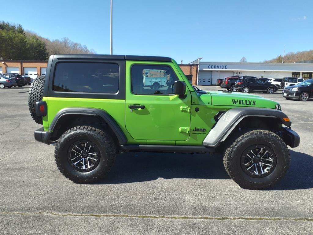 2025 Jeep Wrangler Willys photo 2