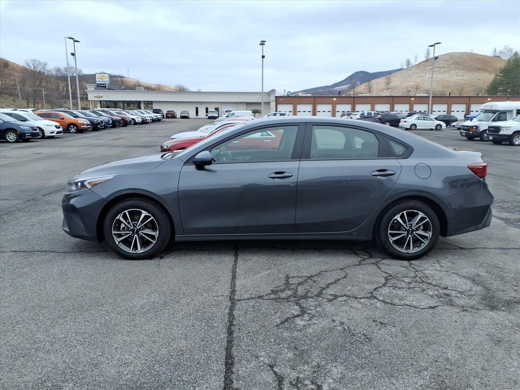 Used 2024 Kia Forte LXS Sedan