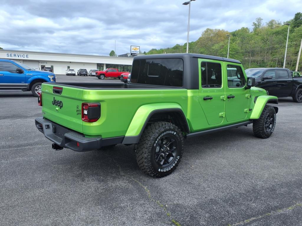 2025 Jeep Gladiator Willys photo 3