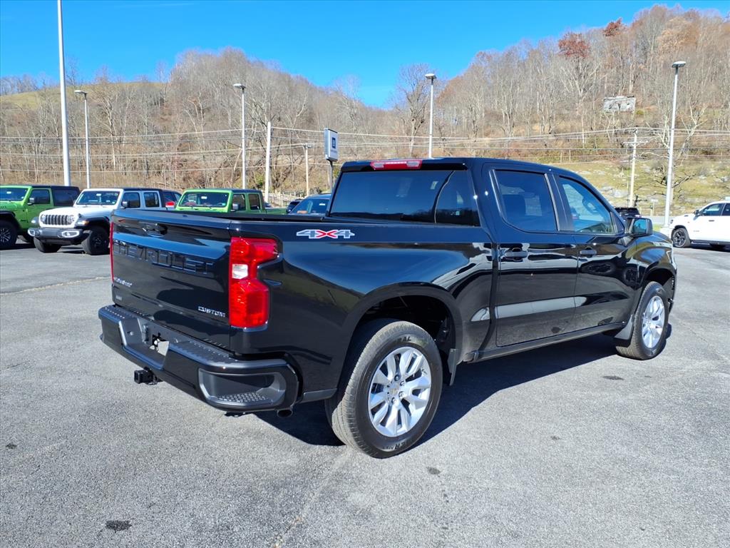 2026 Chevrolet Silverado 1500 Custom photo 3