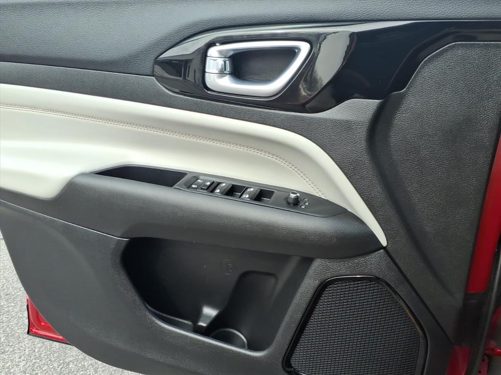 2025 Jeep Compass Limited - Photo 14