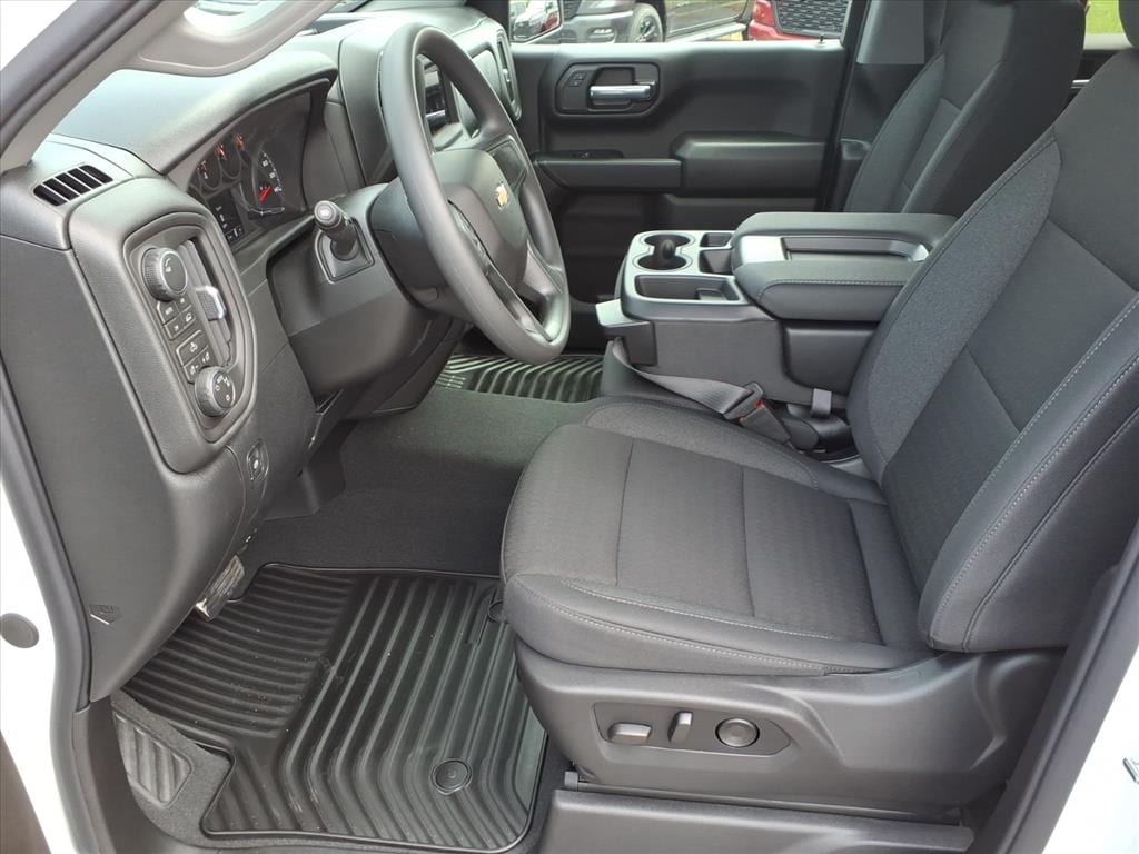 New 2026 Chevrolet Silverado 1500 Custom Truck