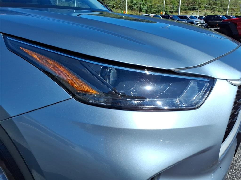 Used 2023 Toyota Highlander LE SUV