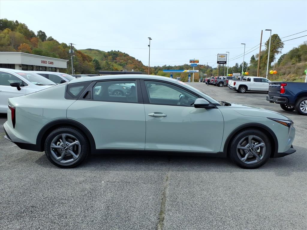 Used 2025 Kia K4 LXS Sedan