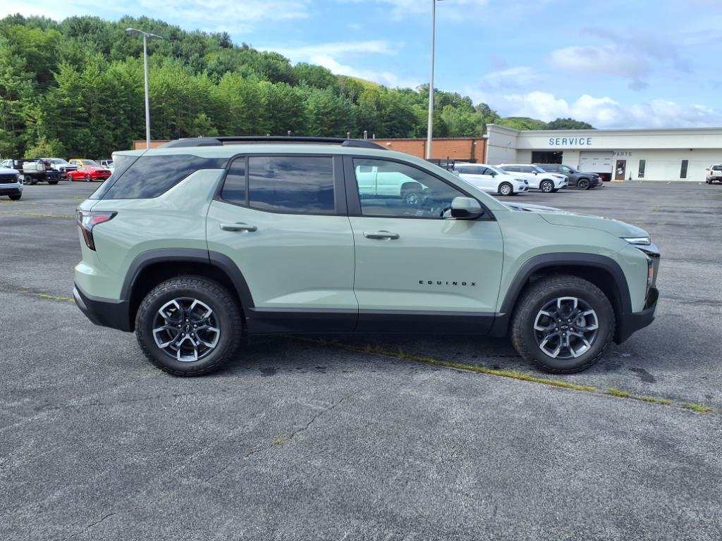 2026 Chevrolet Equinox ACTIV photo 2