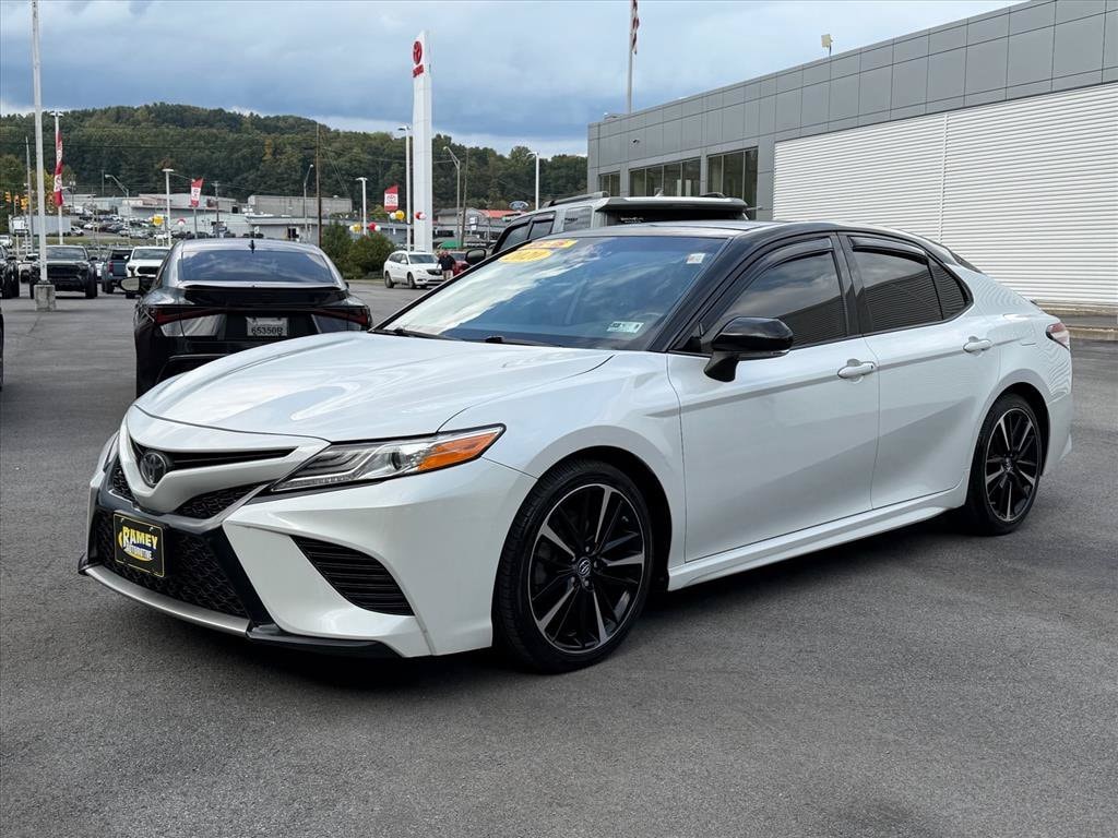 2020 Toyota Camry XSE - Photo 9