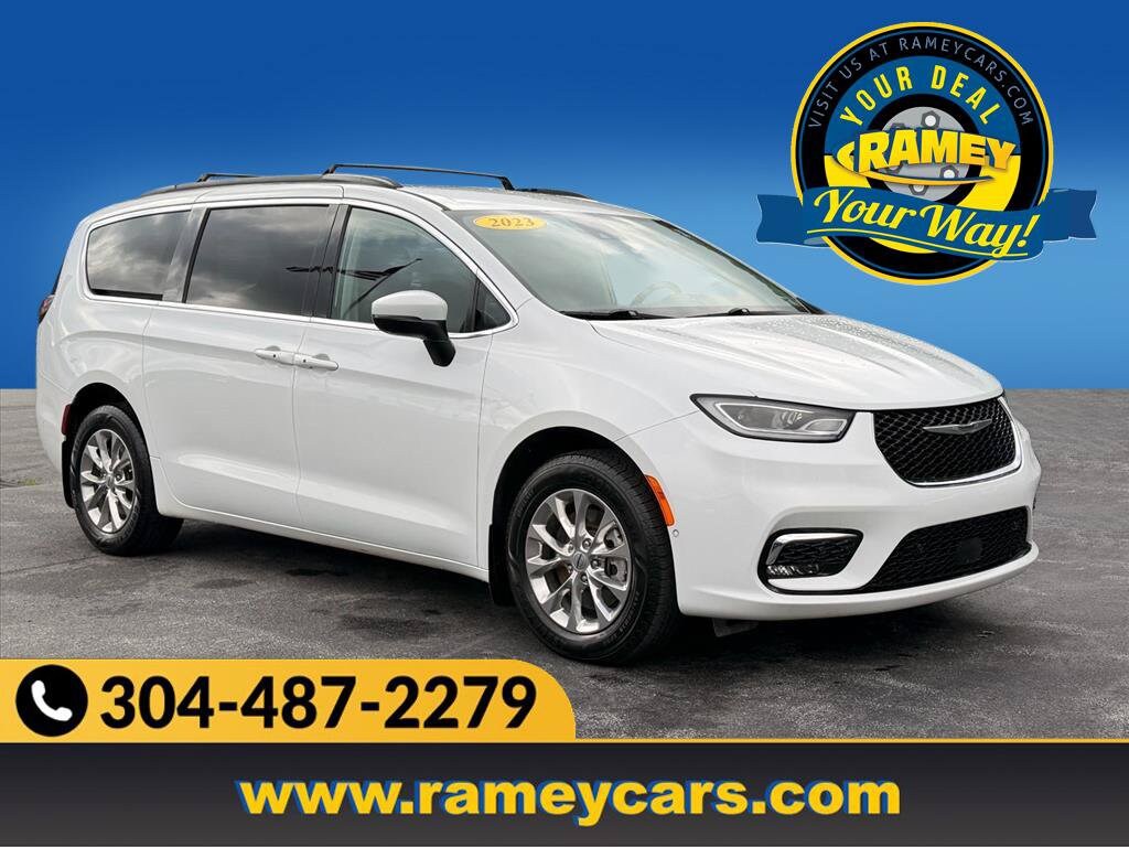 Used 2023 Chrysler Pacifica Touring L AWD Touring L Mini-Van