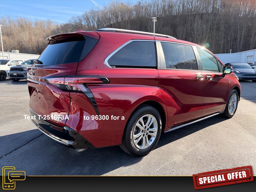 Used 2023 Toyota Sienna Platinum 7-Passenger AWD Platinum 7-Passenger Mini-Van