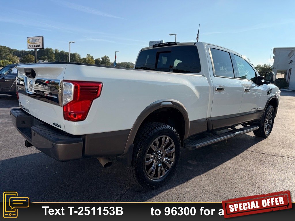 2016 Nissan Titan Platinum Reserve photo 3