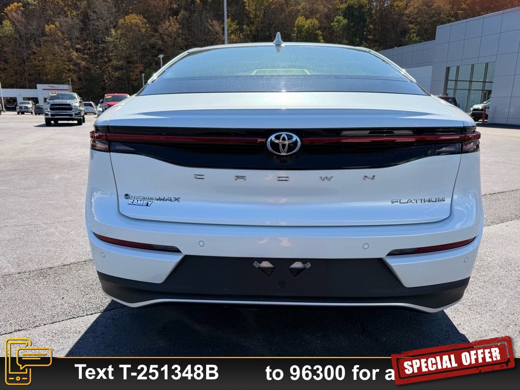 2024 Toyota Crown Platinum photo 3