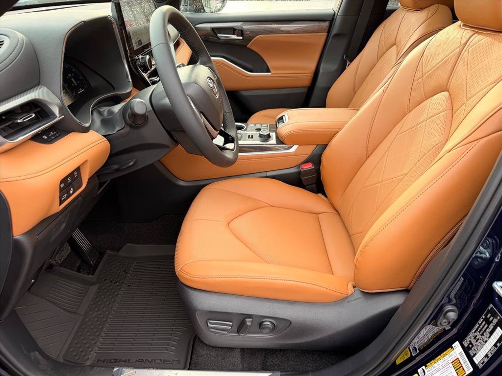 2026 Toyota Highlander Platinum - Photo 8