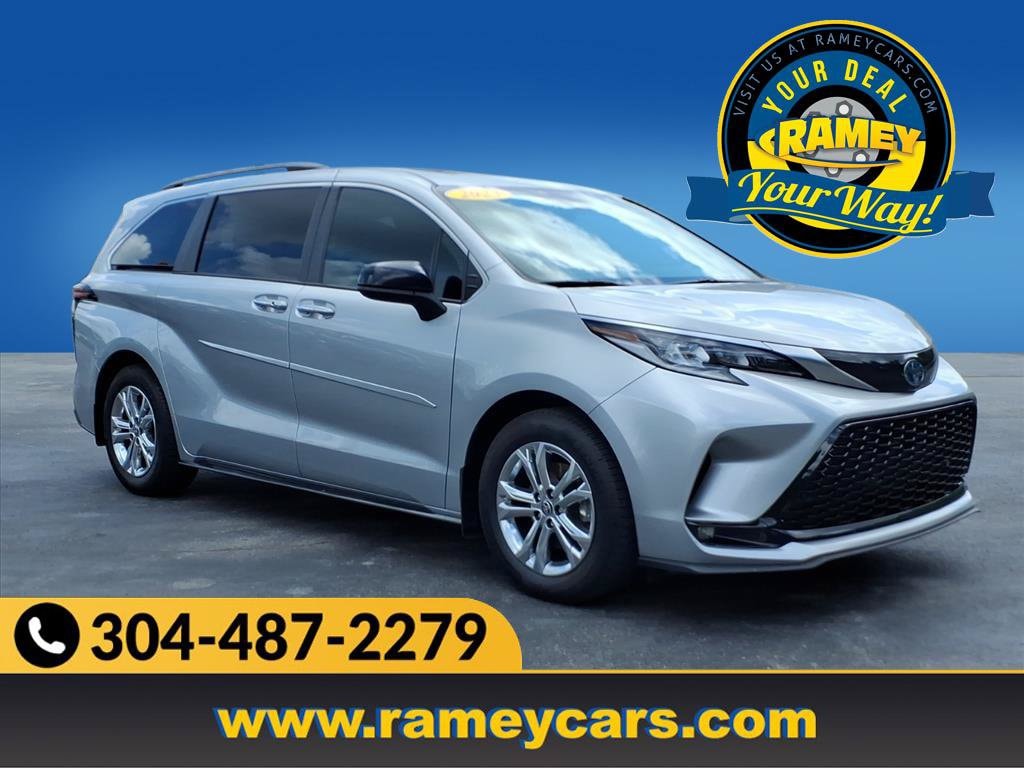 2023 Toyota Sienna AWD XSE 7-Passenger Mini-Van 