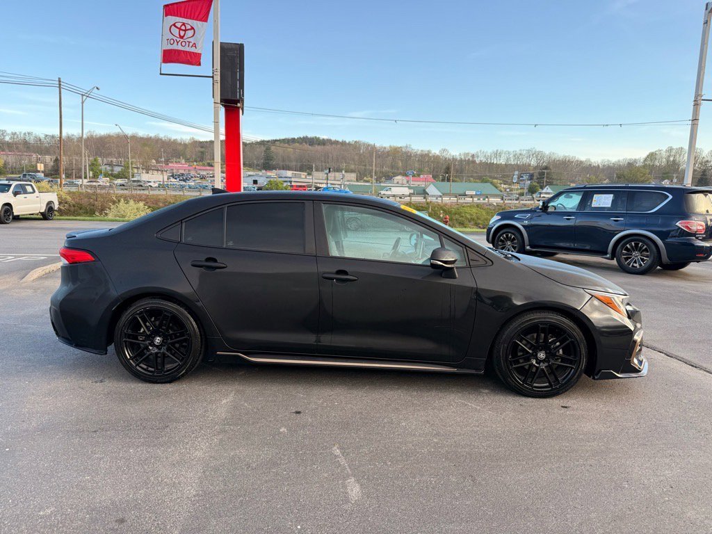 2021 Toyota Corolla SE photo 2
