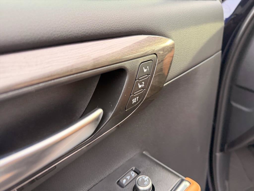2026 Toyota Highlander Platinum - Photo 10