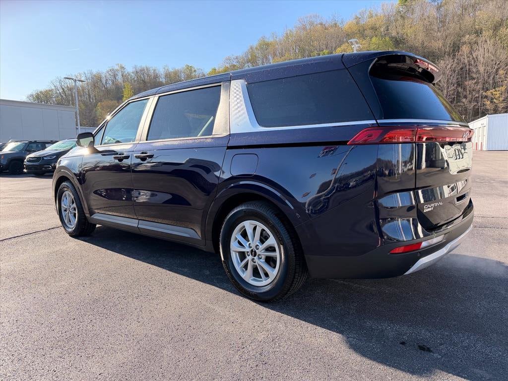 2023 Kia Carnival LX - Photo 7