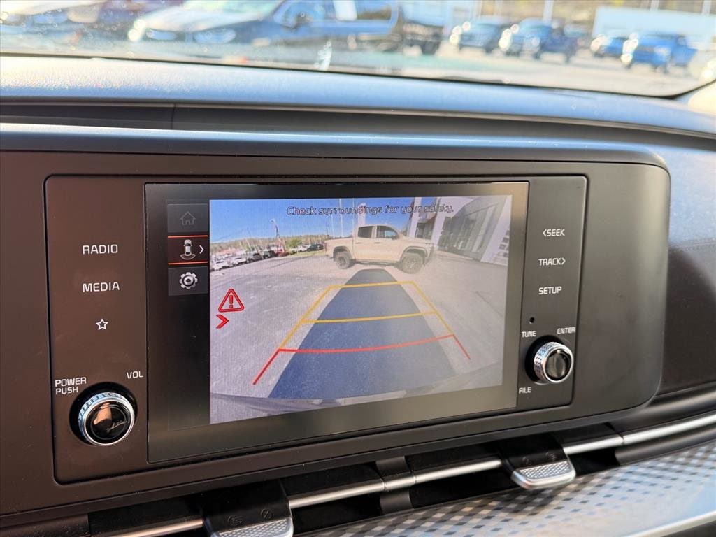 2023 Kia Carnival LX - Photo 21