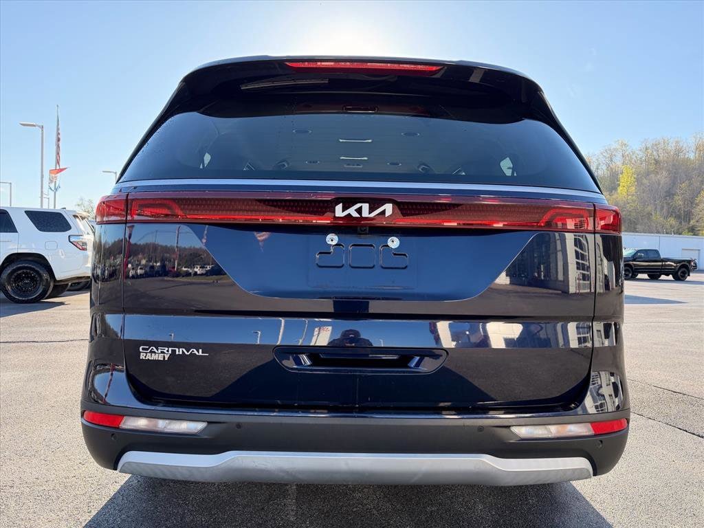 2023 Kia Carnival LX - Photo 6