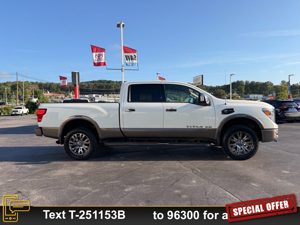 2016 Nissan Titan Platinum Reserve photo 2