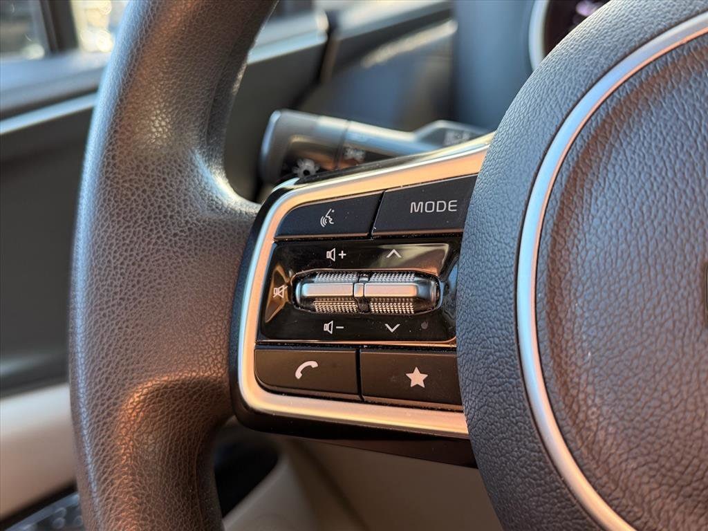 2023 Kia Carnival LX - Photo 16