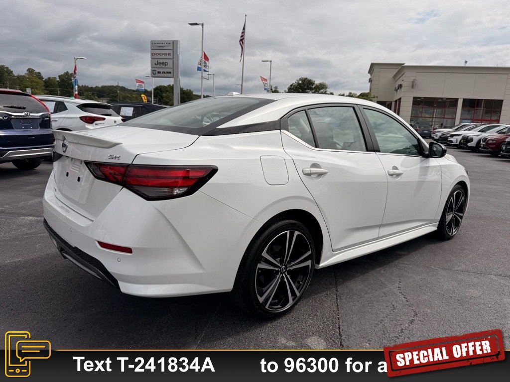 2023 Nissan Sentra SR photo 3