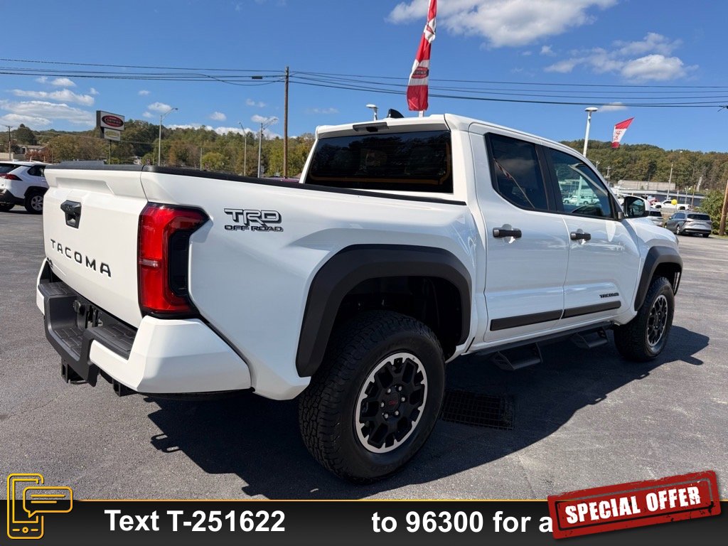2025 Toyota Tacoma TRD Off-Road photo 3