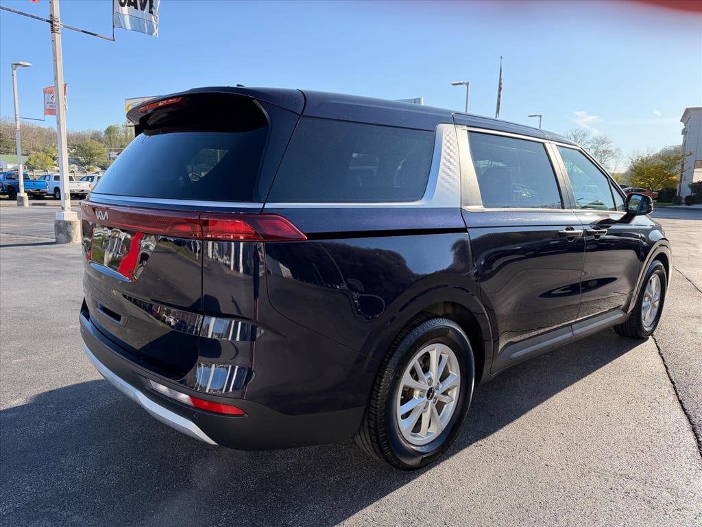 2023 Kia Carnival LX - Photo 4
