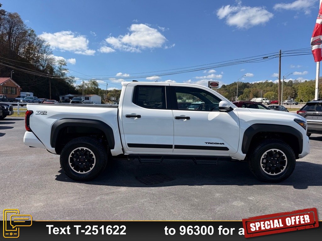2025 Toyota Tacoma TRD Off-Road photo 2